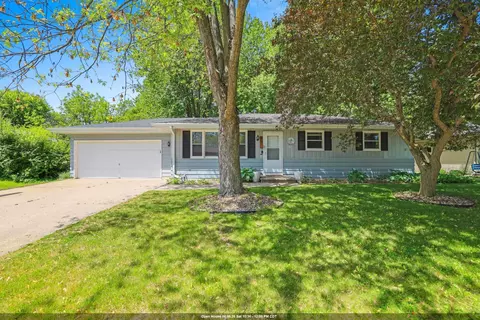 89 Hillock Ct, Appleton, WI 54914