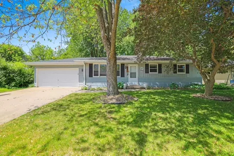 89 Hillock Ct, Appleton, WI 54914