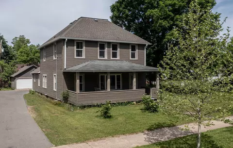 510 S Division St, Waupaca, WI 54981