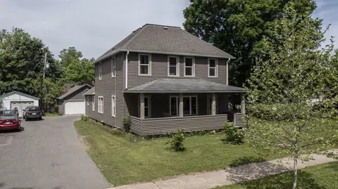 510 S Division St, Waupaca, WI 54981