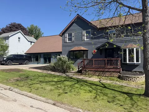 208 Michigan Ave, Crystal Falls, MI 49920