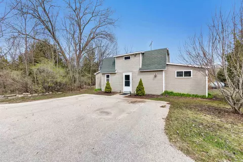 3615 Zirbel Rd #3, Sturgeon Bay, WI 54235