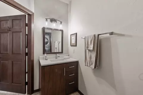 Bath - 1074 W Willis Way, Appleton, WI 54913 photo 3 of 3