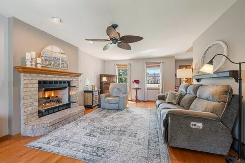 Living - w6108 Long Court, Appleton, WI 54914 photo 2 of 4