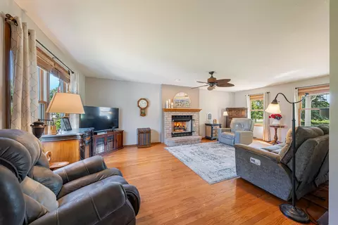 Living - w6108 Long Court, Appleton, WI 54914 photo 1 of 4