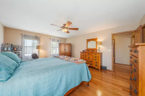 Bedroom - w6108 Long Court, Appleton, WI 54914 photo 2 of 3