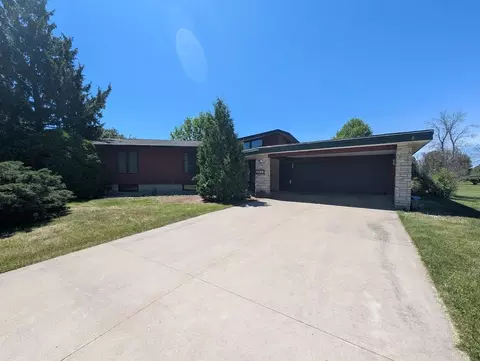 1015 Maricopa Dr, Oshkosh, WI 54904