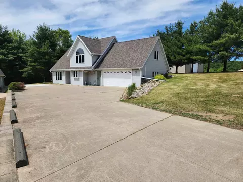 n1465 West Spencer Lake Road, Waupaca, WI 54981