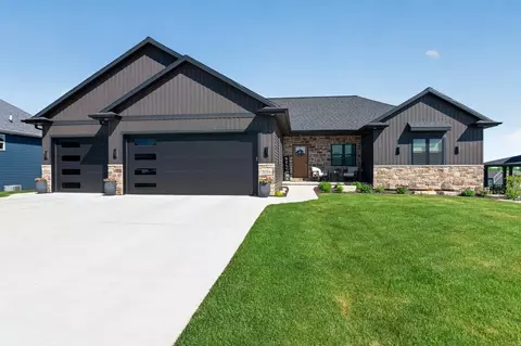 3054 Stone Fence Pl, Green Bay, WI 54311