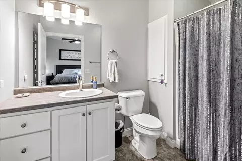 Bath - 2361 E Plank Cir #D, Appleton, WI 54915 photo 2 of 2