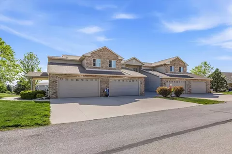 Exterior - 2361 E Plank Cir #D, Appleton, WI 54915 photo 2 of 6