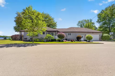 2829 Riverside Ave, Marinette, WI 54143