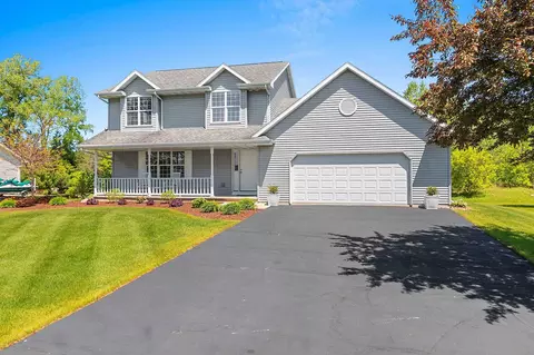 5071 Snapdragon Cir, Little Suamico, WI 54141