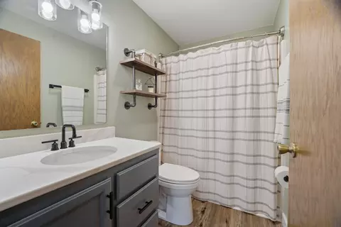 Bath - 1917 E Glendale Ave, Appleton, WI 54911 photo 2 of 2