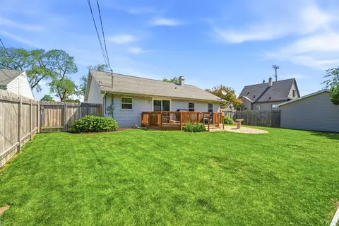 Exterior - 1917 E Glendale Ave, Appleton, WI 54911 photo 5 of 7