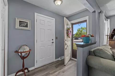 Entry Way - 725 S Westhaven Pl #J, Appleton, WI 54914 photo 1 of 1