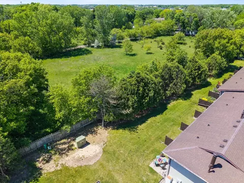 View/Area - 725 S Westhaven Pl #J, Appleton, WI 54914 photo 2 of 7