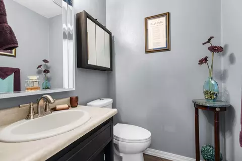 Bath - 725 S Westhaven Pl #J, Appleton, WI 54914 photo 2 of 2