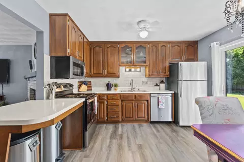 Kitchen - 725 S Westhaven Pl #J, Appleton, WI 54914 photo 1 of 2