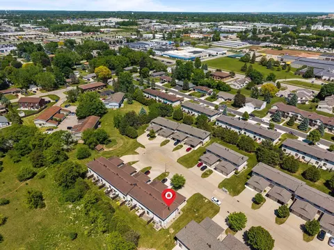 View/Area - 725 S Westhaven Pl #J, Appleton, WI 54914 photo 6 of 7