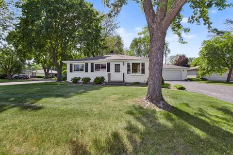 1000 Deerfield Ave, Menasha, WI 54952