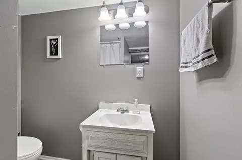 Bath - 6796 Deuster St, Greenleaf, WI 54126 photo 3 of 4