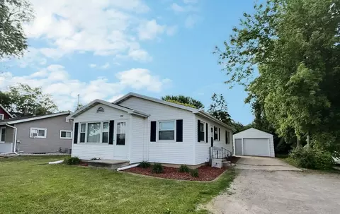 1743 Oshkosh Ave, Oshkosh, WI 54902
