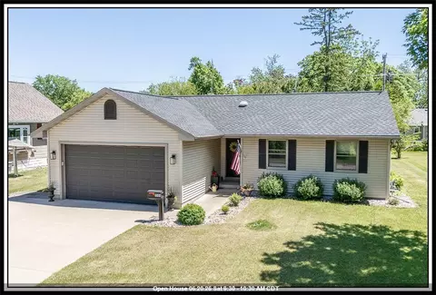 1504 Smith St, New London, WI 54961