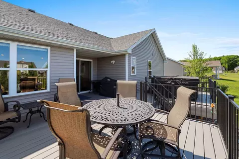 Exterior - 5560 N Providence Ave, Appleton, WI 54913 photo 6 of 11