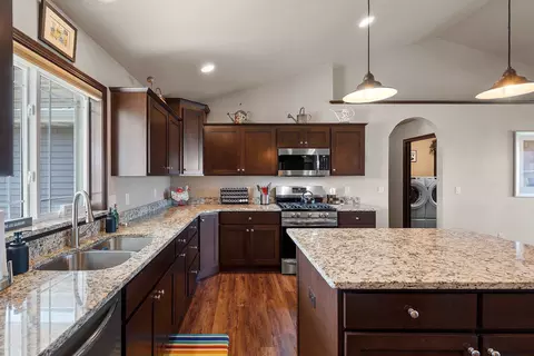Kitchen - 5560 N Providence Ave, Appleton, WI 54913 photo 6 of 7