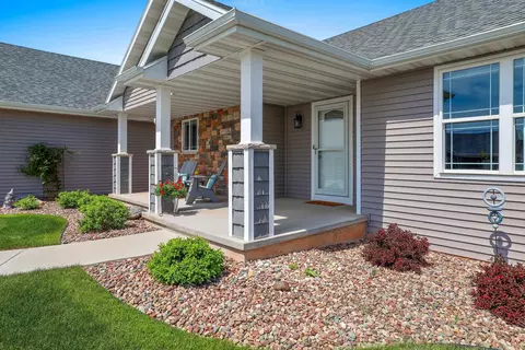 Exterior - 5560 N Providence Ave, Appleton, WI 54913 photo 11 of 11