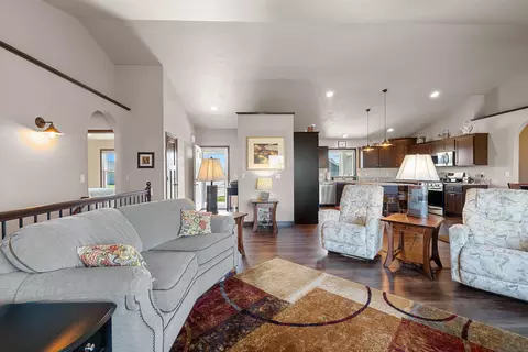 Living - 5560 N Providence Ave, Appleton, WI 54913 photo 5 of 5
