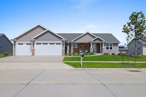 5560 N Providence Ave, Appleton, WI 54913