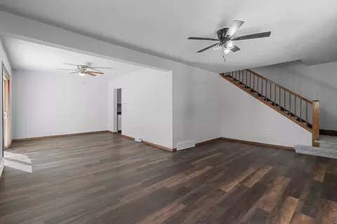 Living - 809 N Durkee St, Appleton, WI 54911 photo 3 of 5