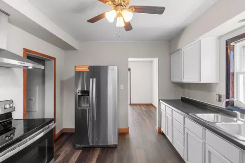 Kitchen - 809 N Durkee St, Appleton, WI 54911 photo 4 of 4