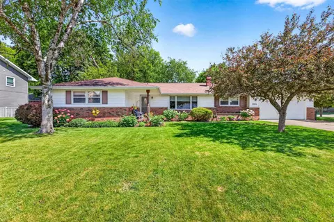 3320 Crestview Dr, Appleton, WI 54915