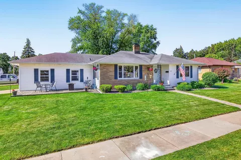 415 E 16th St, Kaukauna, WI 54130