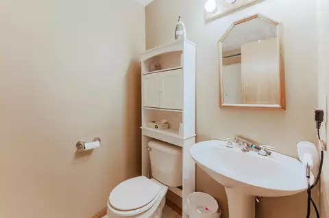 Bath - 727 Telulah Ave, Appleton, WI 54915 photo 1 of 5