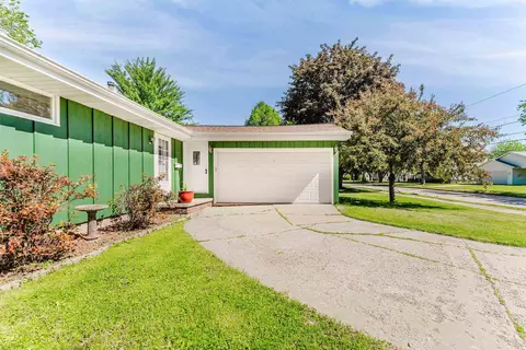 Exterior - 727 Telulah Ave, Appleton, WI 54915 photo 3 of 7