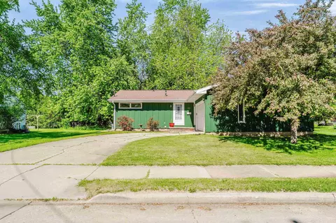Exterior - 727 Telulah Ave, Appleton, WI 54915 photo 2 of 7