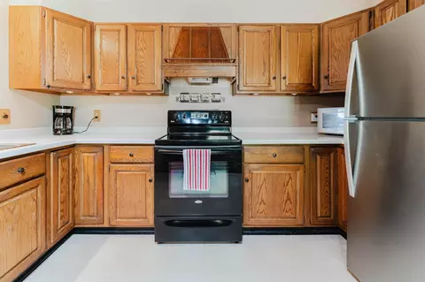 Kitchen - 727 Telulah Ave, Appleton, WI 54915 photo 2 of 4