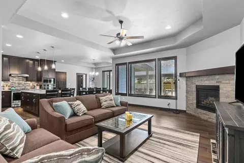 Living - 3007 Winnegamie Dr, Appleton, WI 54914 photo 2 of 6
