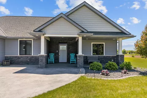 Exterior - 3007 Winnegamie Dr, Appleton, WI 54914 photo 4 of 20