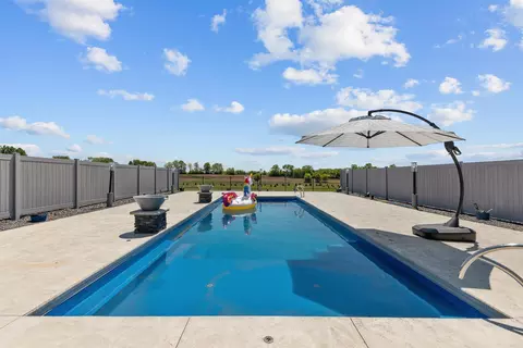 Exterior - 3007 Winnegamie Dr, Appleton, WI 54914 photo 16 of 20