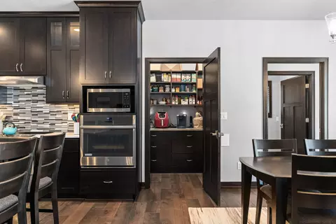 Kitchen - 3007 Winnegamie Dr, Appleton, WI 54914 photo 2 of 7
