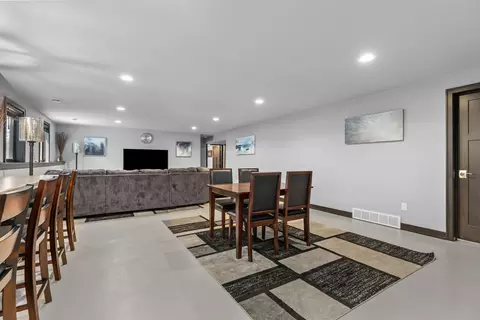 Dining - 3007 Winnegamie Dr, Appleton, WI 54914 photo 4 of 4