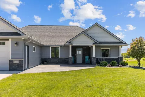 Exterior - 3007 Winnegamie Dr, Appleton, WI 54914 photo 3 of 20