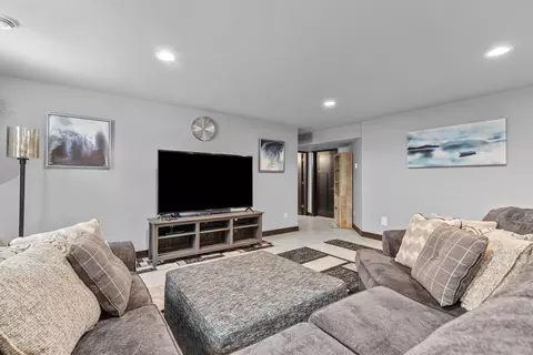 Living - 3007 Winnegamie Dr, Appleton, WI 54914 photo 6 of 6