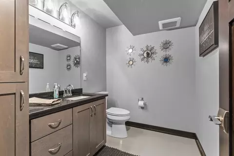 Bath - 3007 Winnegamie Dr, Appleton, WI 54914 photo 8 of 9