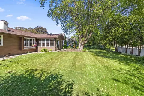 Exterior - 933 E Capitol Dr, Appleton, WI 54911 photo 9 of 11